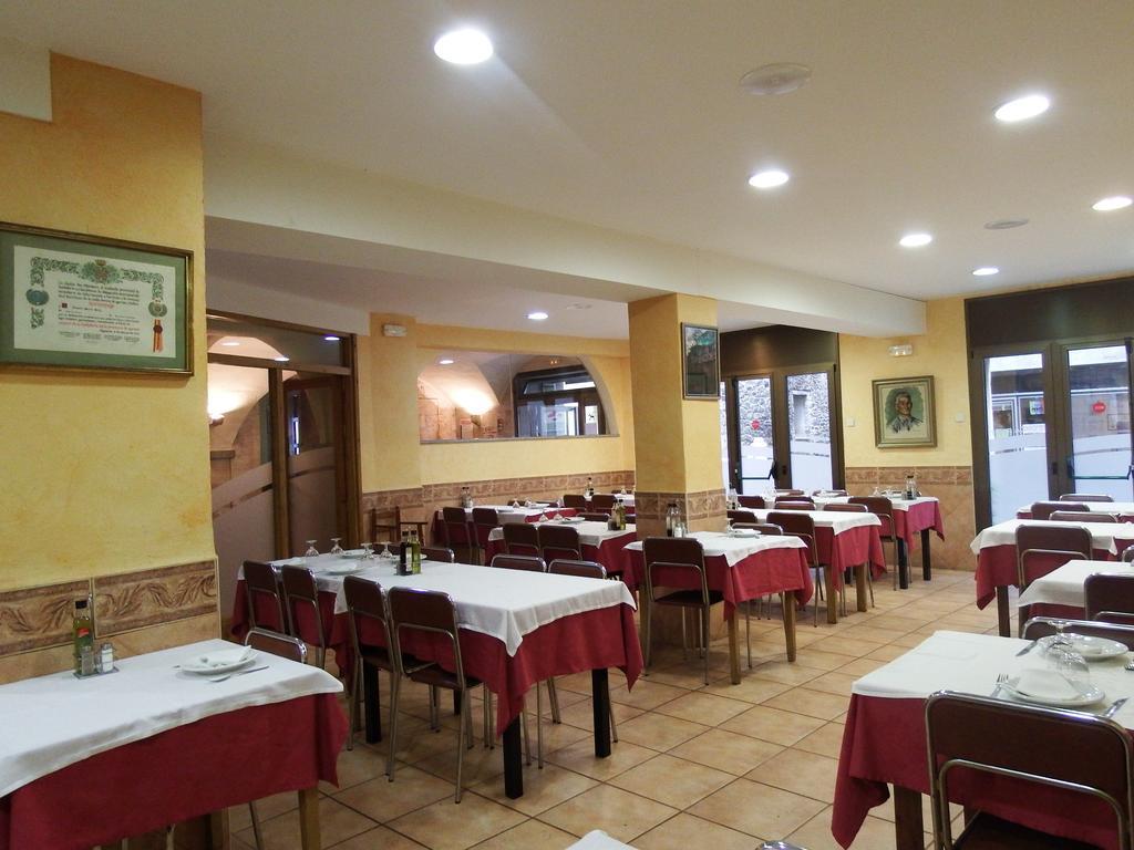 Apartamentos Fonda Finet Sant Felíu de Pallarols Esterno foto