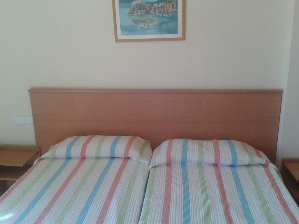 Apartamentos Fonda Finet Sant Felíu de Pallarols Camera foto